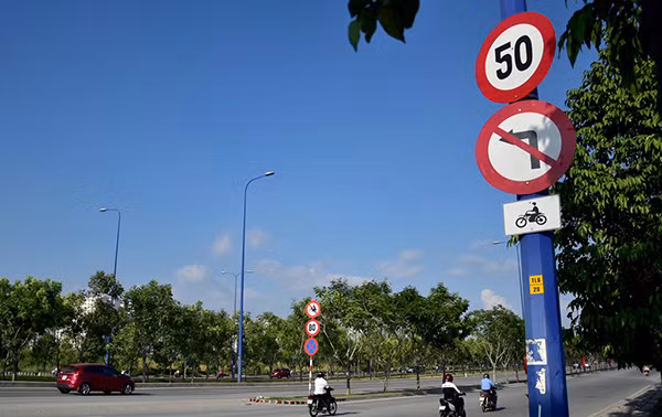 Nang toc do xe co gioi khi tham gia giao thong tu 3/2016