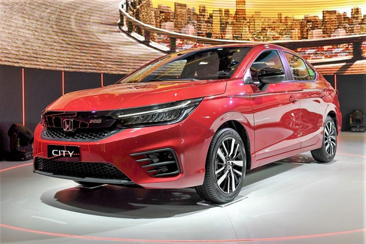 Đứng ở vị trí thứ 7 là mẫu xe vừa ra mắt thế hệ mới không lâu - Honda City. Những nỗ lực thay đổi của City đã được đền đáp khi doanh số liên tục tăng. Tháng 3/2021 đã có 1.182 xe được bán ra. Cộng dồn từ đầu năm đến nay đã có 3.347 xe City được giao đến tay khách hàng.