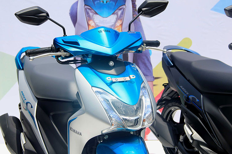 Cho đến năm 2019, Yamaha Mio S đã được cập nhật với 5 phiên bản màu hấp dẫn và độc đáo. Đặc biệt trong đó có cả phiên bản màu hồng rất phù hợp với các khách hàng nữ với thiết kế khá năng động và hiện đại.