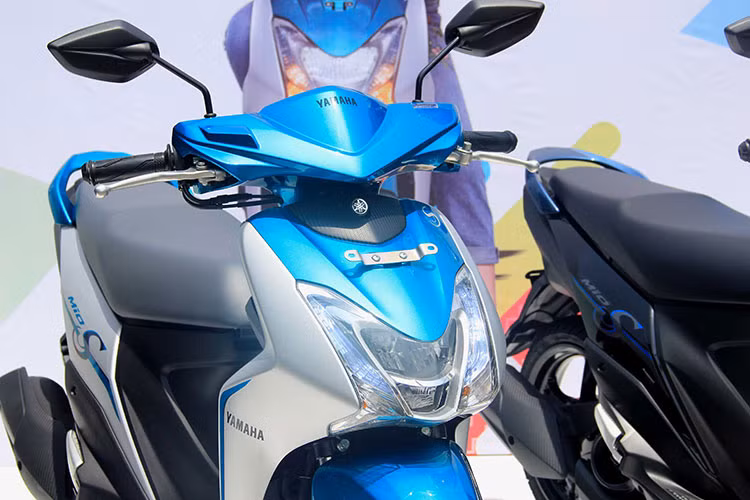 Cho đến năm 2019, Yamaha Mio S đã được cập nhật với 5 phiên bản màu hấp dẫn và độc đáo. Đặc biệt trong đó có cả phiên bản màu hồng rất phù hợp với các khách hàng nữ với thiết kế khá năng động và hiện đại.
