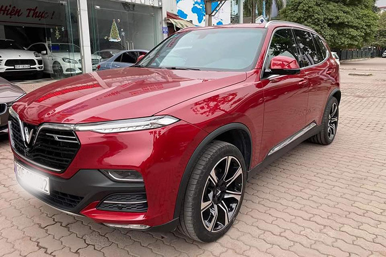 Có thể thấy với mức giá sang nhượng lại cho chủ mới như vậy thì người bán đã phải chịu lỗ khoảng hơn 500 triệu đồng, ngang với số tiền mua một chiếc xe cỡ B. Chủ của chiếc xe bán lại với mức giá rẻ để ai thiện chí mua có thể sở hữu nhanh, sử dụng cho dịp Tết. Vì thế, khách nào đang có nhu cầu sở hữu chiếc xe VinFast LUX SA2.0 thì đây chính là cơ hội tốt để sở hữu chiếc xe ôtô thương hiệu Việt.