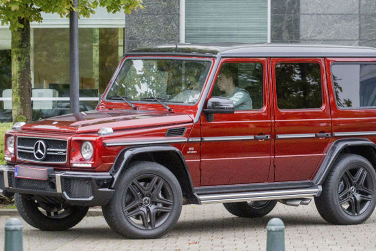 Xe nặng hơn 2,5 tấn, dùng động cơ V8 Biturbo dung tích 5,5 lít, công suất 563 mã lực, mô-men xoắn cực đại 757 Nm tại 1.750- 5.250 vòng/phút. Hệ dẫn động 4 bánh toàn thời gian, hộp số tự động 7 cấp, ba chế độ khóa vi sai khác nhau tối ưu khả năng off-road trên nhiều địa hình.