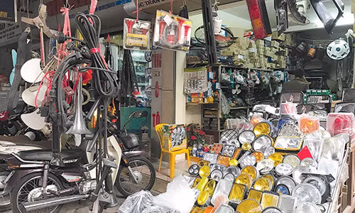 Phu tung oto rom hoanh hanh tu garage den dai ly chinh hang