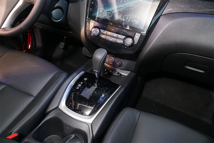 Động cơ xe không có gì thay đổi so với phiên bản cũ, khách hàng có thể tùy chọn 2 động cơ - 2.0L và 2.5L. Động cơ 2.0L có công suất 142 mã lực và mô-men xoắn 200 Nm; còn động cơ 2.5L có công suất 169 mã lực và mô-men xoắn 233 Nm. Đi cùng hộp số vô cấp Xtronic-CVT và hệ dẫn động cầu trước hoặc 2 cầu tùy theo phiên bản.