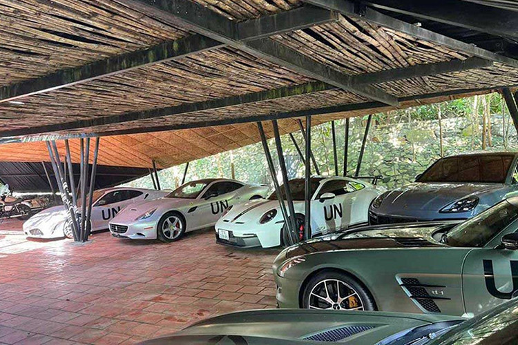 Hành trình siêu xe Gumball 3000 được đánh giá quy mô lớn nhất thế giới, được tổ chức lần đầu vào năm 1999 bởi doanh nhân người Anh Maximillion Cooper. Gumball 3000 là sự kết hợp giữa nghệ thuật, ôtô, âm nhạc, điện ảnh… tất cả tạo nên thương hiệu và phong cách sống thượng lưu.