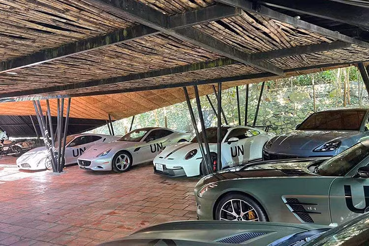 Hành trình siêu xe Gumball 3000 được đánh giá quy mô lớn nhất thế giới, được tổ chức lần đầu vào năm 1999 bởi doanh nhân người Anh Maximillion Cooper. Gumball 3000 là sự kết hợp giữa nghệ thuật, ôtô, âm nhạc, điện ảnh… tất cả tạo nên thương hiệu và phong cách sống thượng lưu.