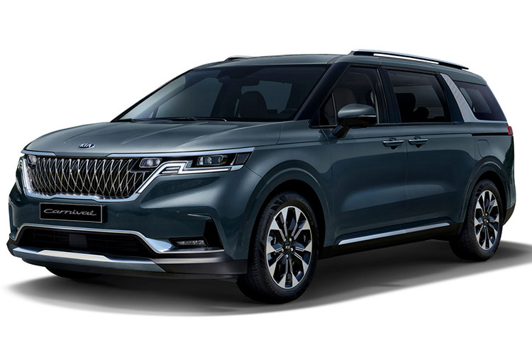 Nhìn từ bên sườn, có thể thấy Kia Sedona 2021 sở hữu khoảng cách từ đầu xe đến cầu trước ngắn hơn. Thêm vào đó là đường dập gân kéo theo chiều dài của sườn xe, nối từ đèn pha đến đèn hậu. Vì mang phong cách SUV nên Kia Sedona 2021 được trang bị hốc bánh táo bạo hơn, baga nóc nâng lên và gương chiếu hậu nằm trên cửa.