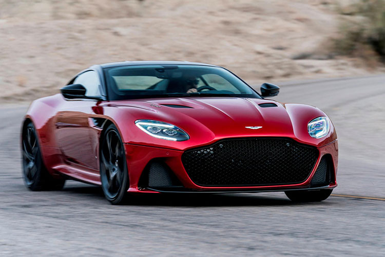 Tại thị trường Thái Lan, giá xe Aston Martin DBS Superleggera 2019 có giá bán khởi điểm 28,9 triệu Baht (tương đương gần 21 tỷ đồng). Còn với Malaysia, Aston Martin DBS Superleggera 2019 theo diện phân phối chính hãng chỉ có giá tương đương khoảng hơn 16 tỷ đồng.