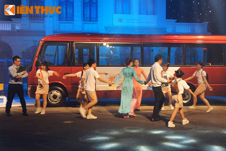  Tại Việt Nam, xe buýt Rosa đã hoàn tất chặng đường chạy thử nghiệm với lộ trình lái thử dài 20.000 km từ Nam đến Bắc được chia làm 3 giai đoạn: thử nghiệm xe, chạy thử với điều kiện xe không tải và chở đầy tải trong mọi điều kiện thời gian.