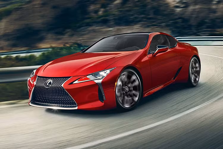 Mức giá xe Lexus LC 500 2025 sẽ có ba phiên bản bao gồm: LC 500 tiêu chuẩn với giá 100.500 USD (khoảng 2,498 tỷ đồng), LC 500h (hybrid) có giá 103.600 USD (khoảng 2,575 tỷ đồng) và LC 500 Convertible (mui trần) với mức giá 107.600 USD (khoảng 2,674 tỷ đồng). 