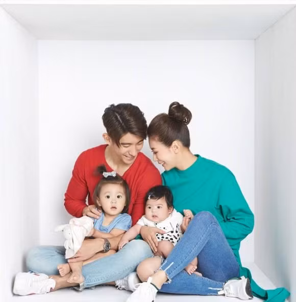 Gia đình hạnh phúc hiện tại của Giả Tịnh Văn.