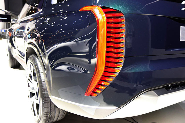 Hiện hãng xe hơi Hyundai không hé lộ thông số cụ thể của mẫu xe concept mới. Nhiều người dự đoán Grandmaster chính là hình ảnh xem trước cho mẫu SUV cỡ lớn được định vị cao hơn Santa Fe XL trong dòng sản phẩm của mình dự tính sẽ được ra mắt trong thời gian sắp tới..