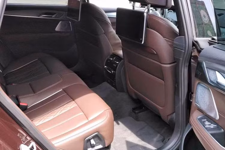 Mẫu xe sang BMW 640i Gran Turismo 2018 về Việt Nam được trang bị động cơ 6 xy-lanh thẳng hàng tăng áp 3.0 lít, sản sinh ra công suất 335 mã lực và mô men xoắn cực đại đạt 450 Nm, dẫn động cầu sau. Xe có thể tăng tốc từ 0 đến 100 km/h trong 5,4 giây, chỉ kém 0,1 giây so với tốc độ của phiên bản xDrive với hệ dẫn động 4 bánh.