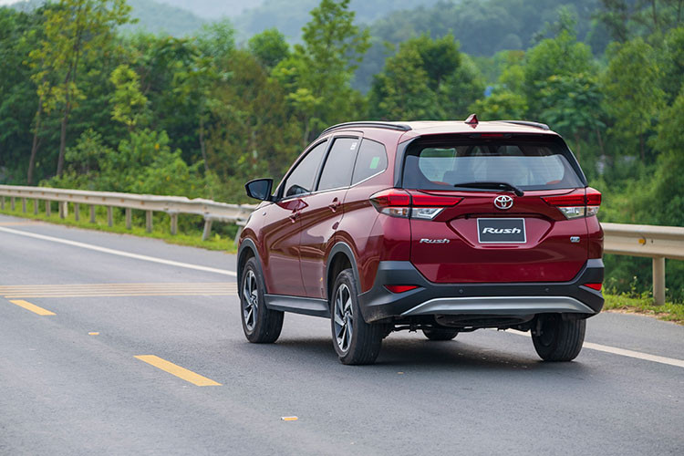 Toyota Rush - SUV do thi 7 cho nhieu gia dinh tre me tit-Hinh-2