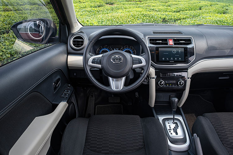 Toyota Rush - SUV do thi 7 cho nhieu gia dinh tre me tit-Hinh-3