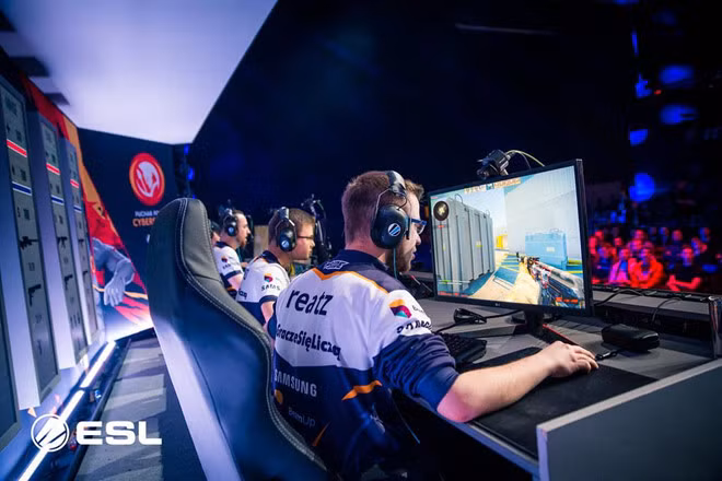 Dù đã trải qua 20 năm ra mắt, cộng đồng thi đấu của CS vẫn rất dồi dào, giúp tựa game giữ được nền tảng chuyên nghiệp. Ảnh: Hiveminer.