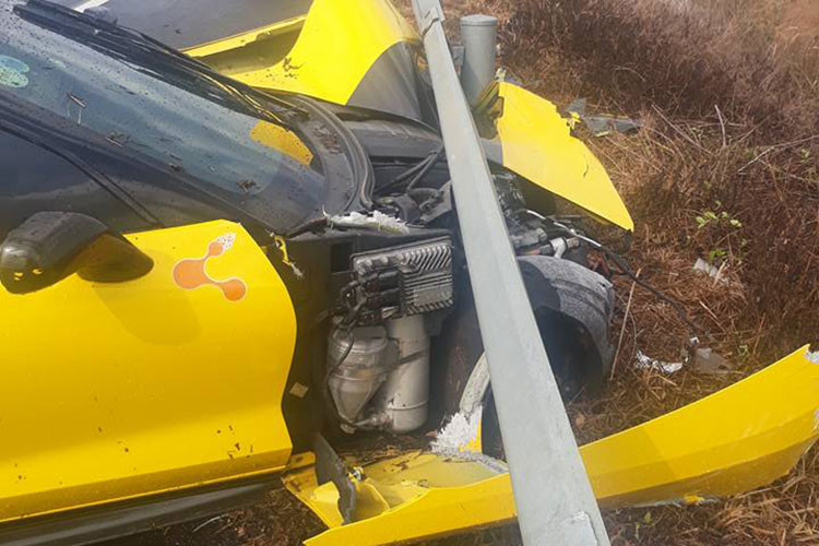 Một số cư dân mạng cho rằng, người cầm lái có thể đã bị mất kiểm soát khiến cho chiếc Chevrolet Corvette C7 Stingray khi đang chạy tốc độ cao dưới mặt đường cao tốc trơn trượt khiến xe gặp tai nạn nghiêm trọng. Tuy nhiên, thông tin này vẫn chưa được kiểm chứng cụ thể.