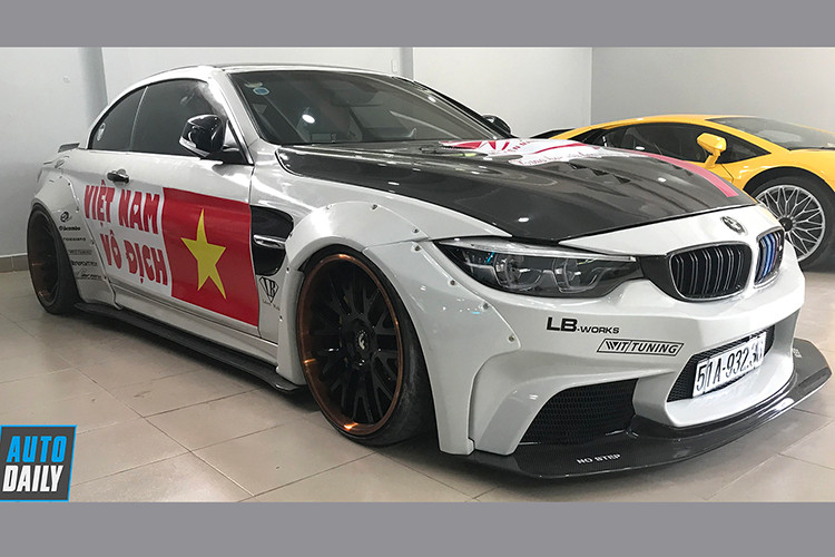 Chiếc BMW độ Widebody của đại gia này cũng được lên tem tương tự.