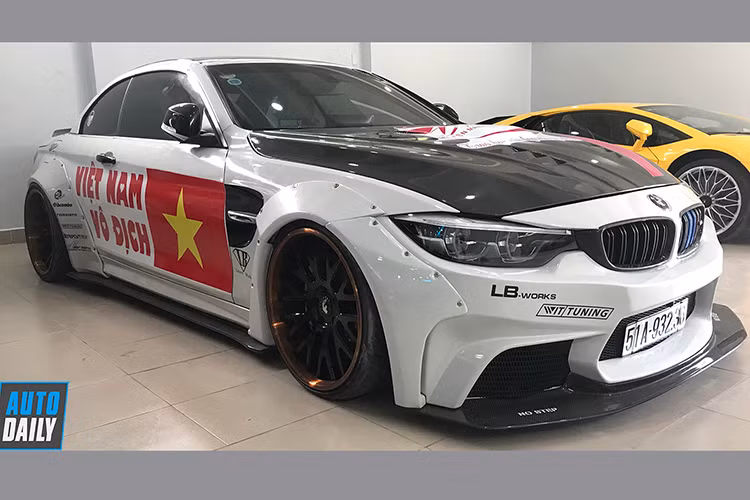 Chiếc BMW độ Widebody của đại gia này cũng được lên tem tương tự.