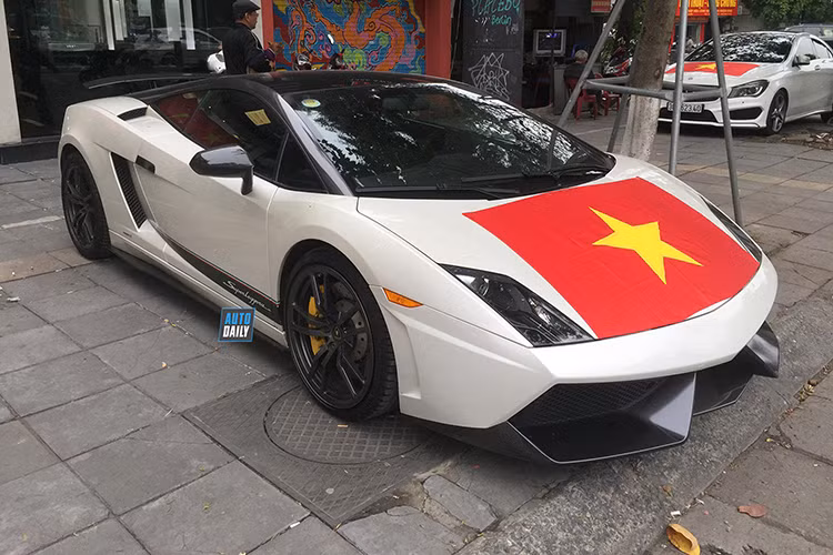Lamborghini Gallardo SuperLeggera độc nhất Việt Nam.