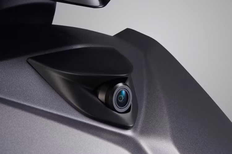 Về trang bị, mẫu xe ga Yamaha Limi 2023 sở hữu ghi đông trần thể thao, công nghệ đèn chiếu sáng Led ở trên hai đèn. Xi nhan trước sau sử dụng bóng halogen,...