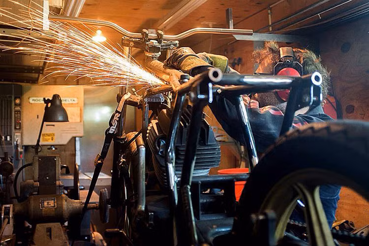 Triển lãm diễn ra hàng năm vào tháng 4 tại bang Texas, Mỹ này được đánh giá là nơi trình diễn của những mẫu môtô “điên khùng” nhất trên Thế giới, không chỉ có xe môtô - tại đây những yws tưởng độ có "một không hia' cũng khiến bạn bất ngờ.