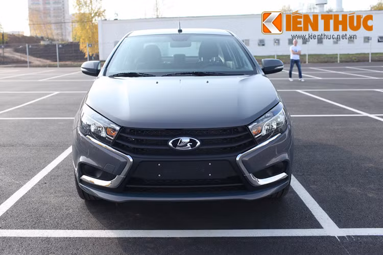 Soi Lada Vesta gia 156 trieu Tong thong Nga vua cam lai