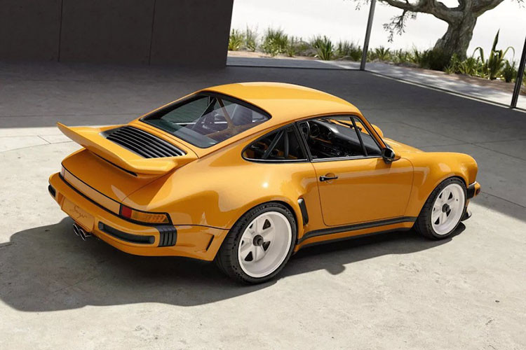 Tuy nhiên, thay vì động cơ 6 xi-lanh nằm ngang tăng áp kép như Turbo Study, Singer lắp máy hút khí tự nhiên 4.0 lít được trang bị culass bốn van làm mát bằng nước và hệ thống điều khiển van biến thiên treo sau trục sau.