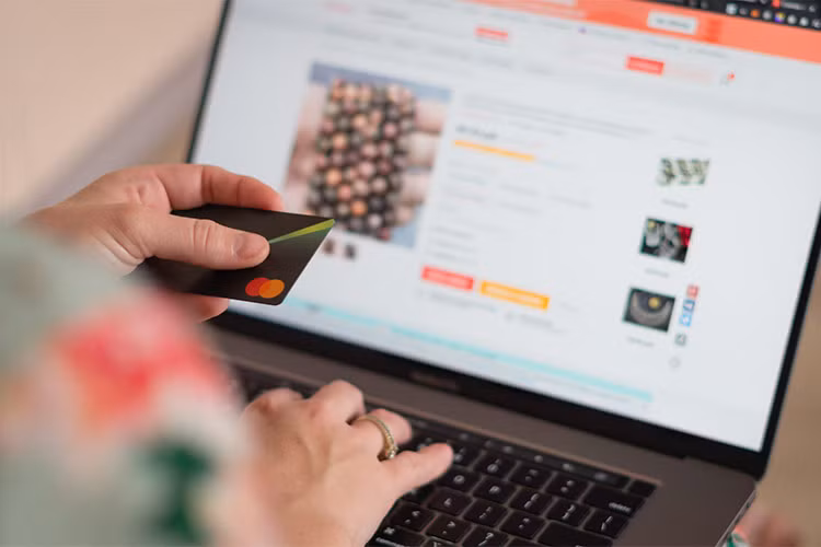 Nguoi dep Le Bong do dang xe ga Yamaha Grande sieu tiet kiem xang-Hinh-2