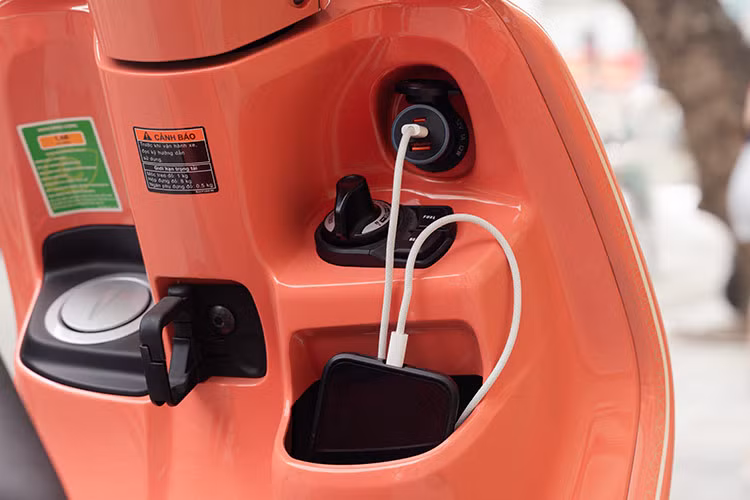 Nguoi dep Le Bong do dang xe ga Yamaha Grande sieu tiet kiem xang-Hinh-5