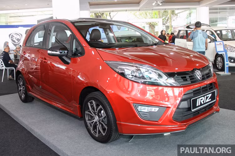 Mẫu hatchback cỡ nhỏ Proton Iriz vừa chính thức ra mắt tại Malaysia. Với mục tiêu cạnh tranh cùng một số tên tuổi đã nổi tiếng như Volkswagen Polo, Peugeot 208, Honda Jazz, Suzuki Swift, KIA Rio hay Ford Fiesta. Hãng xe nội địa của Malaysia đã tập trung cải tiến chiếc xe Proton Iriz 2017 nhằm tăng khả năng cạnh tranh trước các đối thủ sừng sỏ.