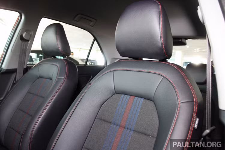 Trang bị an toàn tiêu chuẩn của Proton Iriz bao gồm phanh ABS, hệ thống phân bổ lực phanh EBD, hỗ trợ phanh khẩn cấp BA, cân bằng điện tử ESC, hỗ trợ khởi hành ngang dốc, túi khí kép, cảm biến lùi. Hệ thống âm thanh 2-DIN hỗ trợ kết nối Bluetooth, USD và AUX.