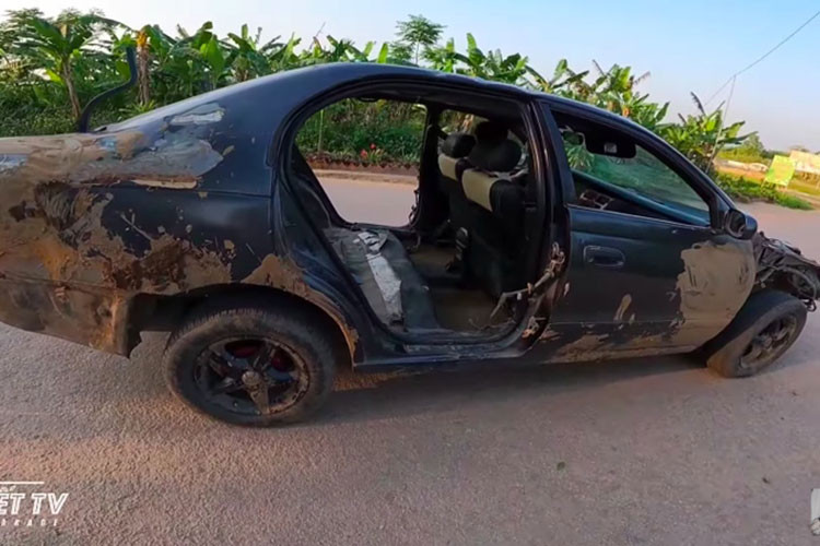 Nhom ban tre Quang Ninh tu che Ferrari LaFerrari tu xe oto dong nat-Hinh-2