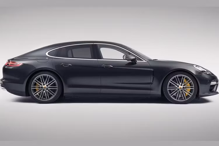 Top Gear đánh giá về mẫu xe Porsche Panamera mới: "Vẻ đẹp về ngoại hình cũng như công nghệ của xe không thể nào diễn tả hết. Chiếc xe là lựa chọn tốt với những người thích xe sang."