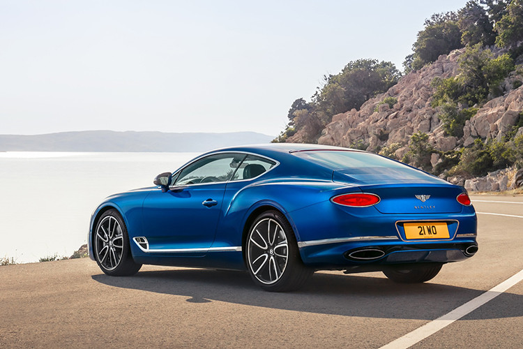 Được Bentley trịnh trọng gọi là "Chiếc Bentley hiện đại nhất từ trước đến nay", Bentley Continental GT sở hữu hàng loạt các trang bị hàng đầu, từ động cơ, hệ truyền động cho đến các hệ thống hỗ trợ điện tử nhằm mang lại cho xe khả năng vận hành ở mức tối ưu.