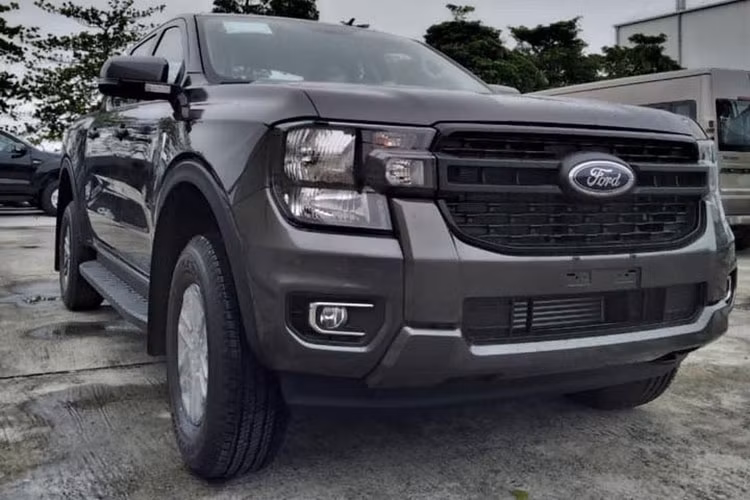 Ford Ranger 2022 moi da lo dien hoan toan tai Viet Nam-Hinh-2