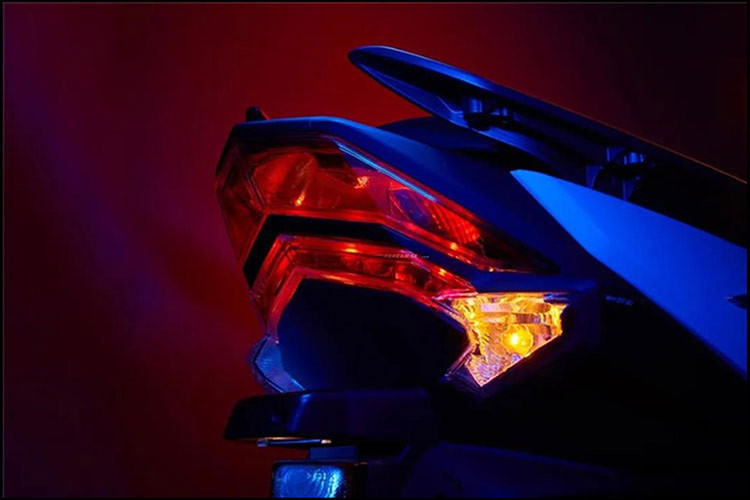 Các trang bị tiêu chuẩn khác của xe có thể kể đến ổ khóa cơ, phuộc ống lồng trước và giảm xóc đơn sau, vành đúc 12 inch, phanh đĩa trước và phanh tang trống sau đi kèm hệ thống phanh kết hợp CBS.