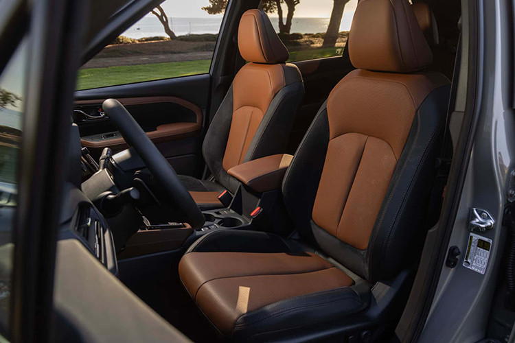 Subaru cũng cung cấp bốn phiên bản khác nhau, trong đó bản cao cấp nhất – Touring – có giá 43.115 USD (tương đương 1,089 tỷ đồng), đi kèm với mâm 19 inch, hệ thống âm thanh cao cấp và tùy chọn sơn hai tông màu độc quyền. 