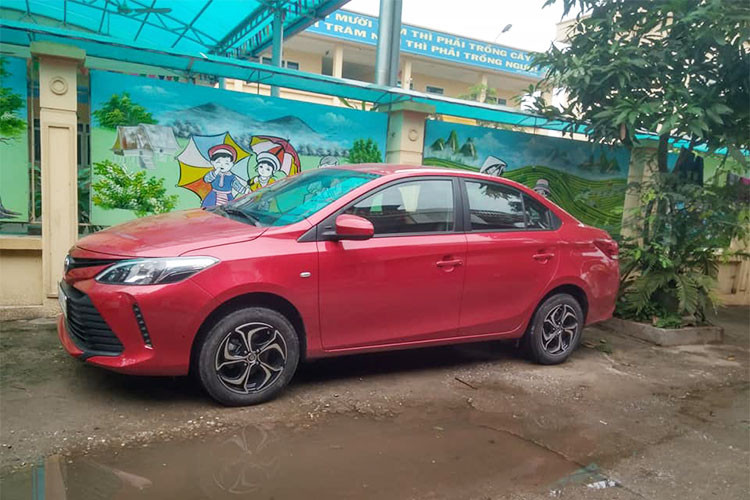 Chiếc Toyota Vios trong bài viết này sở hữu kiểu dáng thiết kế, lần đầu tiên ra mắt tại thị trường Trung Quốc trong năm 2016. Đến tháng 1/2017, Toyota Vios này tiếp tục trình làng tại Thái Lan. Trong khi đó, Toyota Vios 2018 tại một số thị trường gần Việt Nam là Singapore, Lào và Indonesia lại có thiết kế giống Yaris Ativ ở Thái Lan.