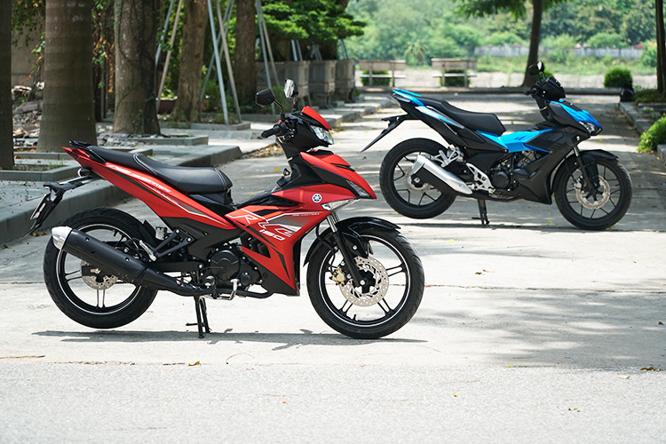Tuy nhiên, đã có sự xuất hiện của nhiều hơn các đối thủ trong cùng phân khúc (Honda Winner, Suzuki Raider hay mới đây nhất là Benelli RFS 150i) thế nhưng mức độ tăng trường của dòng xe côn tay Yamaha Exciter vẫn tốt. Vị thế của "ông vua đường phố" Exciter trong phân khúc côn tay cỡ nhỏ và điều mà "người đồng hương" Honda luôn thèm muốn và đã ra mắt Winner X mới trong tháng 7/2019 vừa qua.