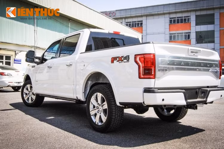 Phiên bản 2015 của F-150 đã được các kĩ sư của Ford cải tiến khá nhiều về mặt thiết kế cũng như công nghệ.