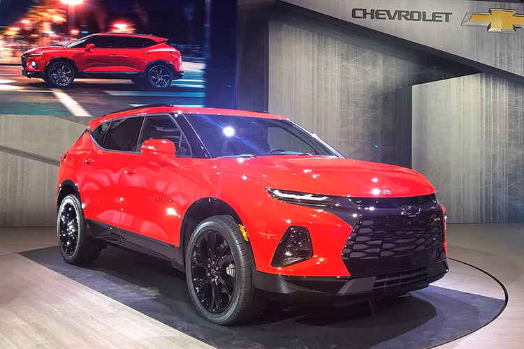 Hiện tại GM Thái Lan bán tổng cộng 3 dòng xe gồm: mẫu xe SUV Chevrolet Blazer Trailblazer, bán tải Colorado và Captival. Mẫu SUV Chevrolet Blazer 2019 mới dự kiến sẽ thay thế vị trí của Captiva tại Thái đang có doanh số bán ra giảm dần theo từng năm.