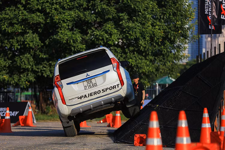 "Chất Nhật - Giá trị thật” thể hiện những cam kết mà Mitsubishi Motors đem đến cho khách hàng Việt Nam. Với mong muốn chinh phục những đòi hỏi ngày càng cao của người dùng Mitsubishi Motors tiếp tục ấp ủ một tham vọng về sự “lột xác” mang đến điều gì đó thực sự mới mẻ cho “chất Mitsubishi – Mitsubishi-ness”.