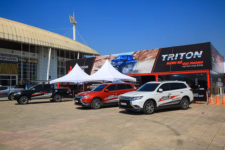 Với thiết kế hiện đại, năng động, đậm chất thể thao, “chất Mitsubishi” được thể hiện rõ thông qua những những mẫu xe mạnh mẽ, bền bỉ, an toàn và không ngừng cải tiến về công nghệ. “DYNAMIC SHIELD” – ngôn ngữ thiết kế mới mang tính đột phá đã được Mitsubishi giới thiệu ở Việt Nam qua 3 mẫu xe: XPANDER, Outlander và Triton.