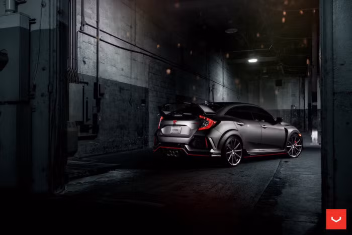 Như vậy, chiếc xe đã "chất" từ khi rời nhà máy, và khiến cho đa số người yêu xe cảm thấy rất hài lòng. Tuy nhiên do quá "tiệm cận" với sự hoàn hảo, Civic Type R cũng đồng thời khiến dân độ xe và những người thích "cá nhân hóa" bị giới hạn sự sáng tạo hơn, do chiếc xe không còn quá nhiều thứ để có thể nâng cấp. 