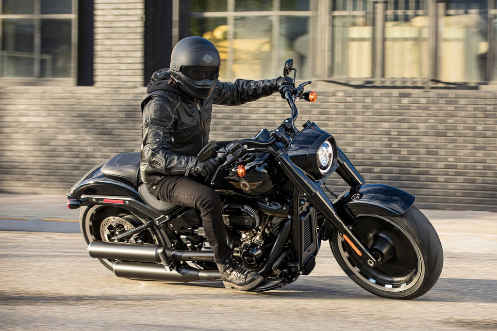 Giá xe Harley-Davidson Fat Boy 30th Anniversary tại thị trường Mỹ bán ra 21.949 USD, tương đương 506,5 triệu đồng. Mức giá này được nhận xét là khá rẻ, nó chỉ cao hơn phiên bản tiêu chuẩn 1.350 USD.