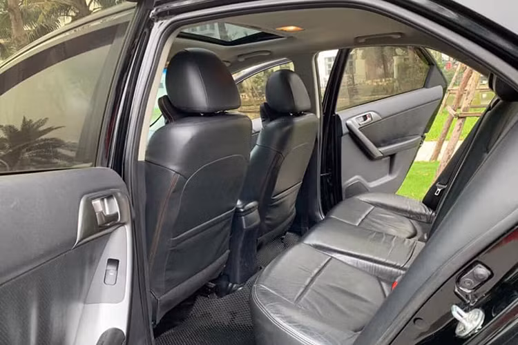 Kia Forte thế hệ tiếp theo vẫn được trang bị túi khí bảo vệ cho hàng ghế trước, dây đai an toàn 3 điểm, hệ thống chống bó cứng phanh (Anti-lock Braking System), cân bằng điện tử, hệ thống cảm biến va chạm, camera lùi trên gương hậu, túi khí rèm. 