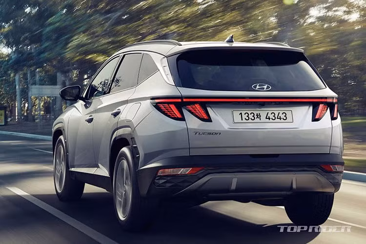 Đáng tiếc là động cơ của Hyundai Tucson 2023 không có gì thay đổi. Tại thị trường Hàn Quốc, mẫu xe này hiện có 3 tùy chọn động cơ. Đầu tiên là động cơ xăng 4 xi-lanh, tăng áp, dung tích 1.6L với công suất tối đa 180 mã lực và mô-men xoắn cực đại 265 Nm. Thứ hai là động cơ diesel 4 xi-lanh, dung tích 2.0L với công suất tối đa 184 mã lực và mô-men xoắn cực đại 417 Nm.