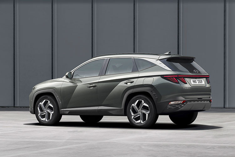 Hệ thống Intelligent Speed Limit Assist sẽ sử dụng biển báo giao thông hoặc thông tin định vị để cảnh báo người lái bằng cách rung vô lăng. Sau đó, hệ thống này sẽ thay đổi thiết lập tốc độ để người lái không vi phạm giao thông.