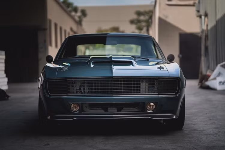 Sau khi nhận được món quà đặc biệt này, nam diễn viên Chris Evans đã cất giữ chiếc xe tại nhà riêng ở bang Massachusetts, Mỹ. Theo một số nguồn tin, giá xe Chevrolet Camaro 1967 của Đội trưởng Mỹ lên đến 275.000 USD (khoảng 6,4 tỷ đồng).